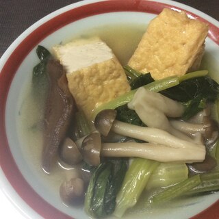 万能出汁で失敗なし 小松菜と厚揚げ、しめじの含め煮